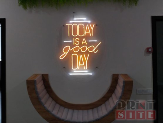 Неоновая вывеска для «Lukum»